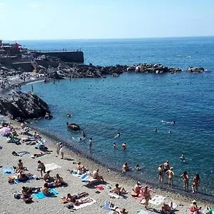 Casetta Sopra Il Mare , Genova Italia